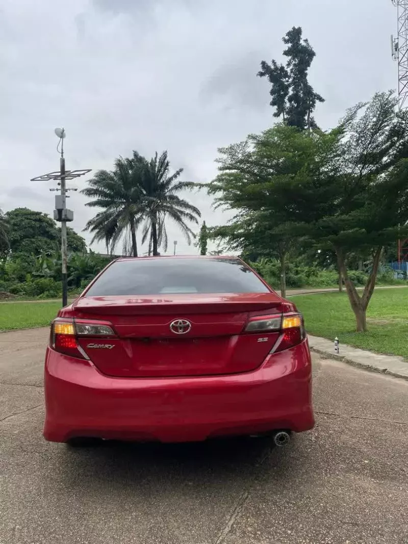 Toyota Camry   - 2013