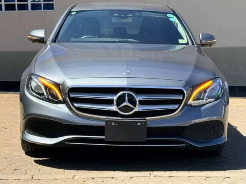 Mercedes-Benz E200   - 2018