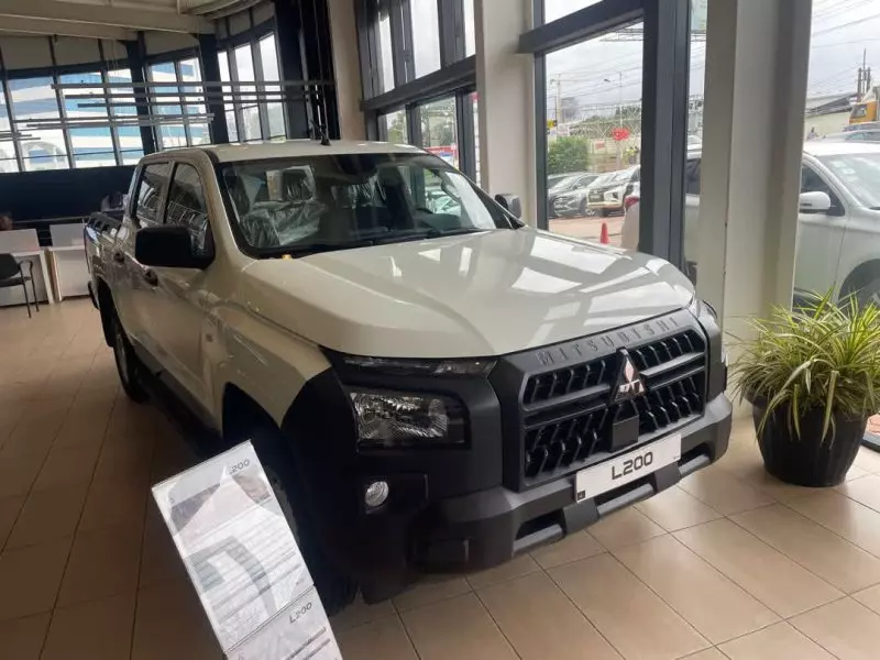 Mitsubishi L200   - 2026