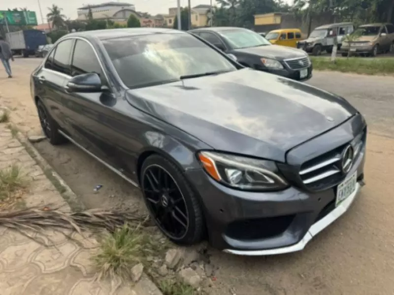 Mercedes-Benz C 300   - 2015