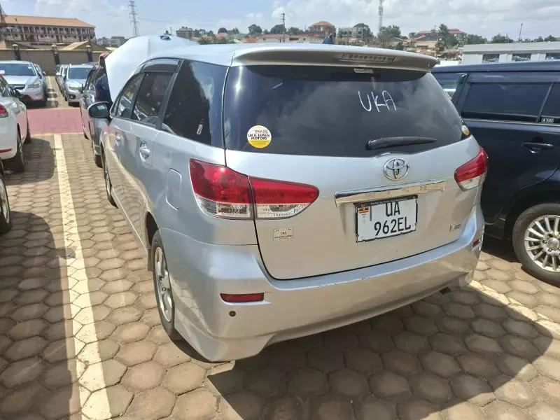 Toyota Wish   - 2012
