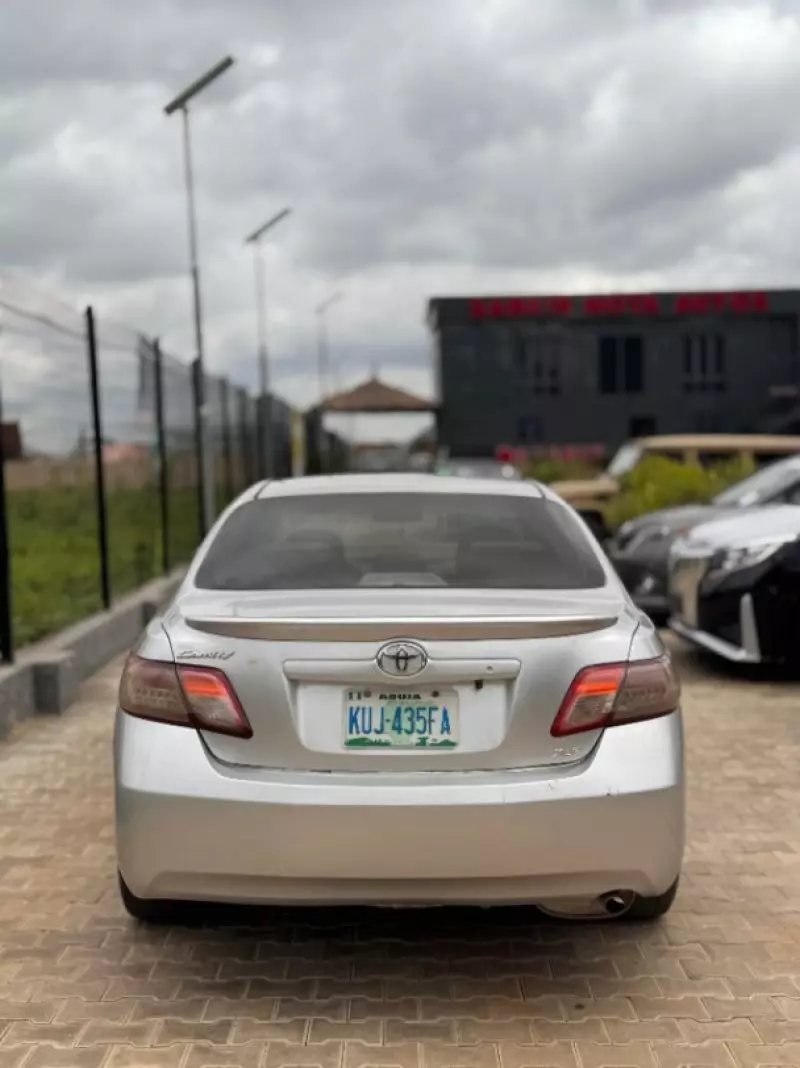 Toyota Camry   - 2008
