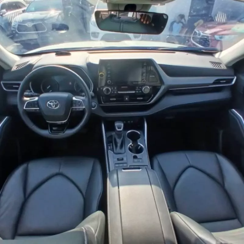 Toyota Highlander   - 2020