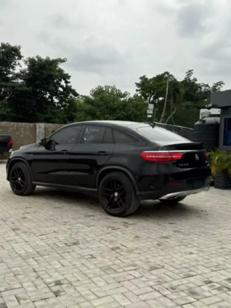 Mercedes-Benz GLE-Class   - 2016
