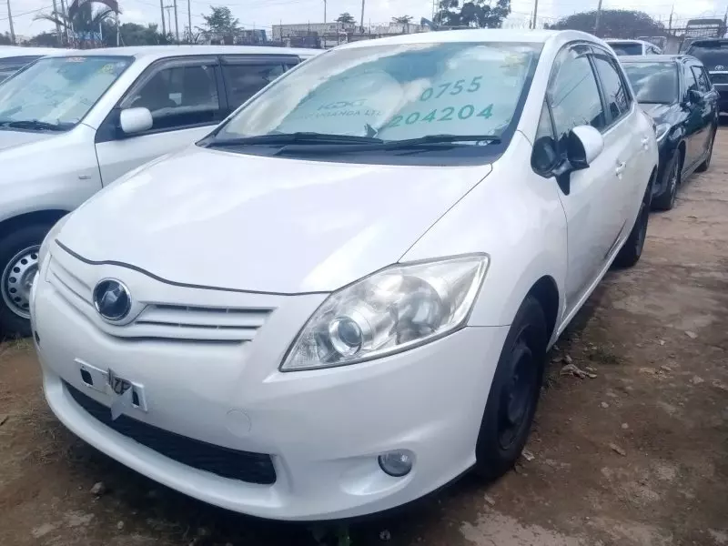 Toyota Auris   - 2012