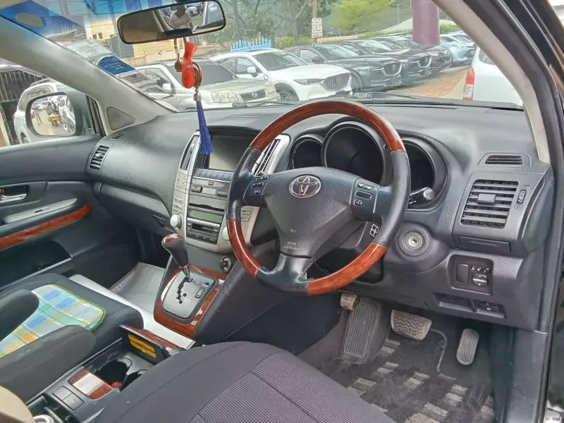 Toyota Harrier   - 2013