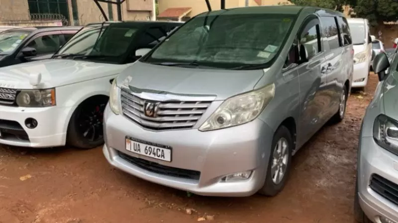 Toyota Alphard   - 2011