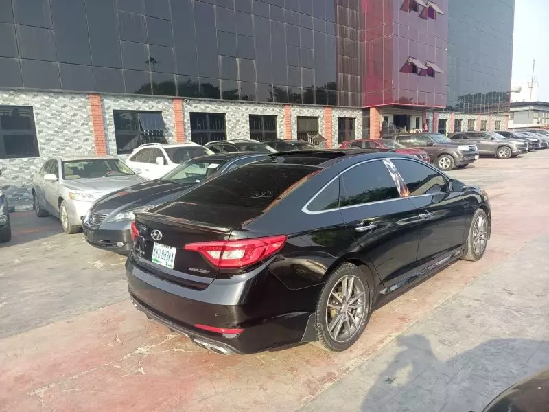 Hyundai Sonata   - 2015