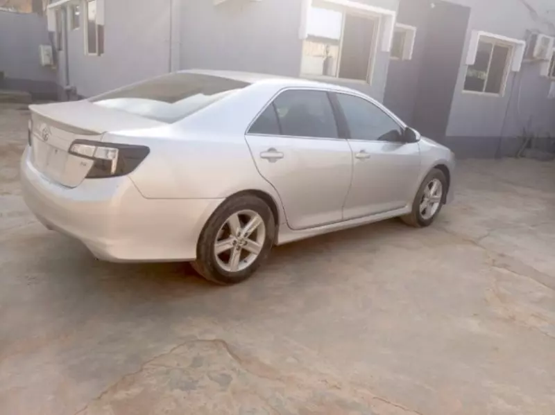 Toyota Camry   - 2013