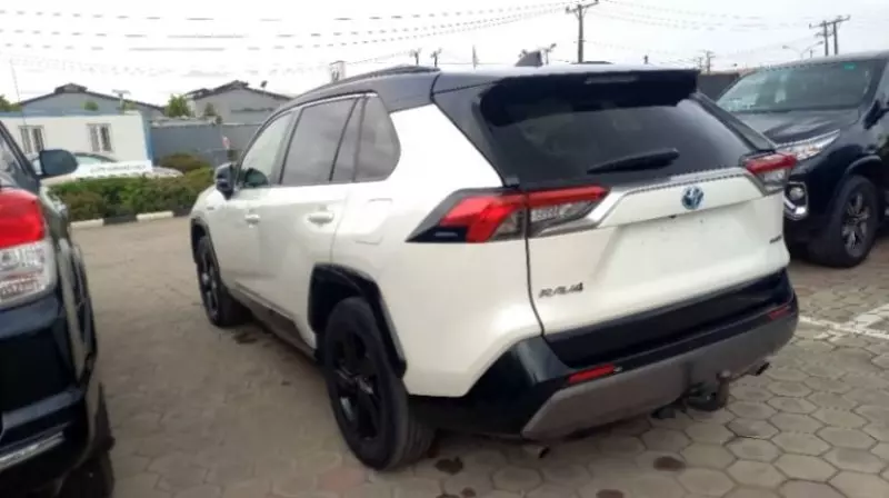 Toyota RAV 4   - 2020