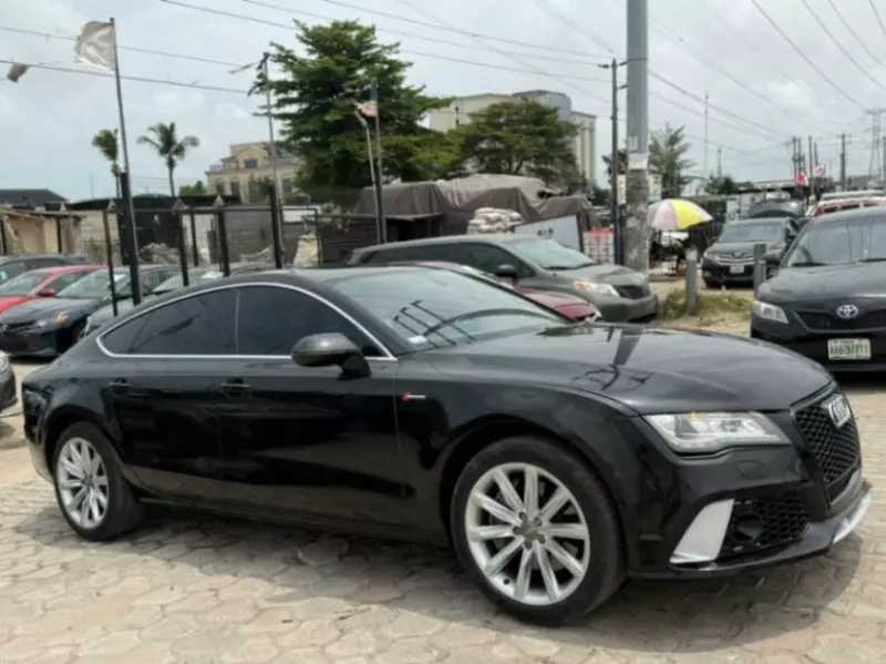 Audi A7   - 2011