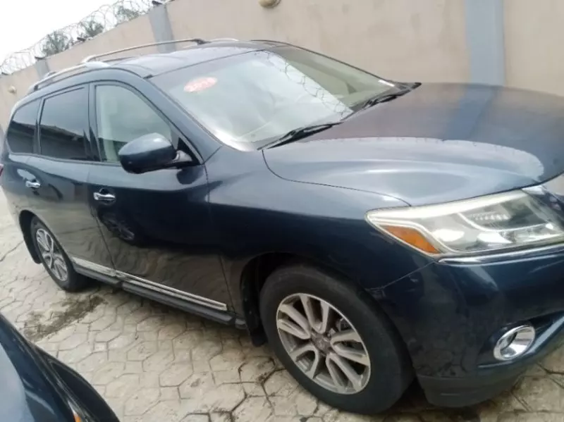 Nissan Pathfinder   - 2015