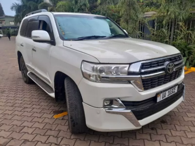Toyota Landcruiser  V8   - 2013