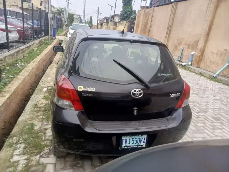 Toyota Yaris   - 2009