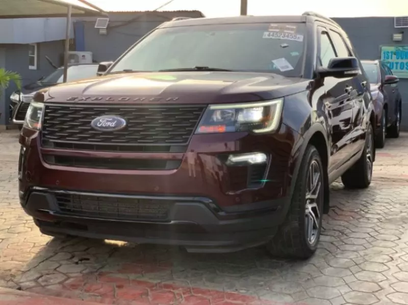 Ford Explorer   - 2018