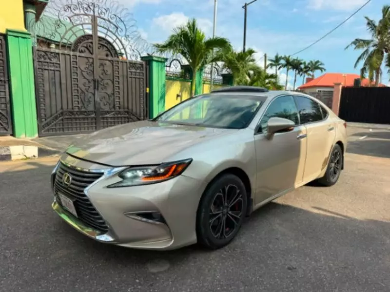 Lexus ES   - 2013