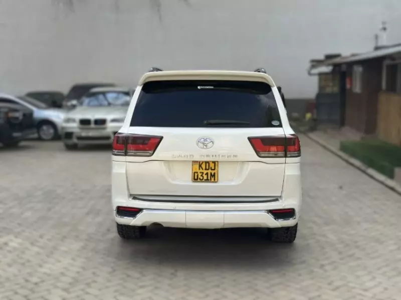 TOYOTA Land Cruiser - 2014