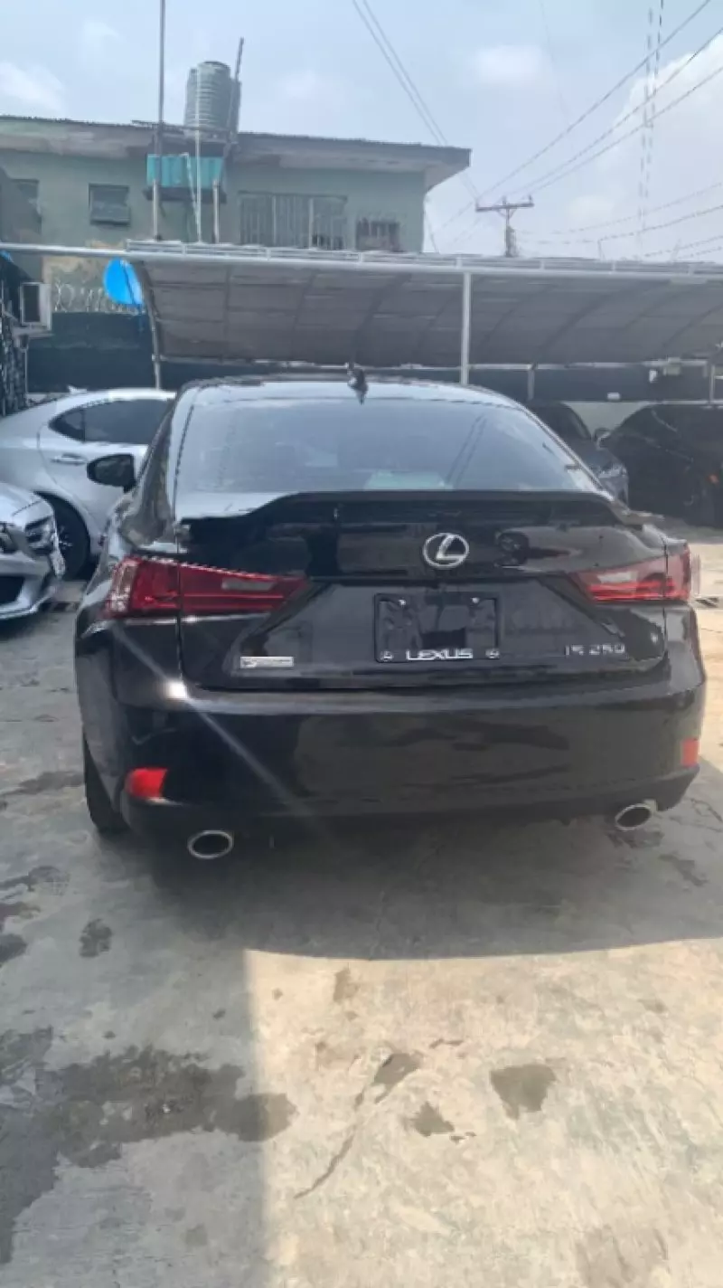 Lexus IS 250   - 2015