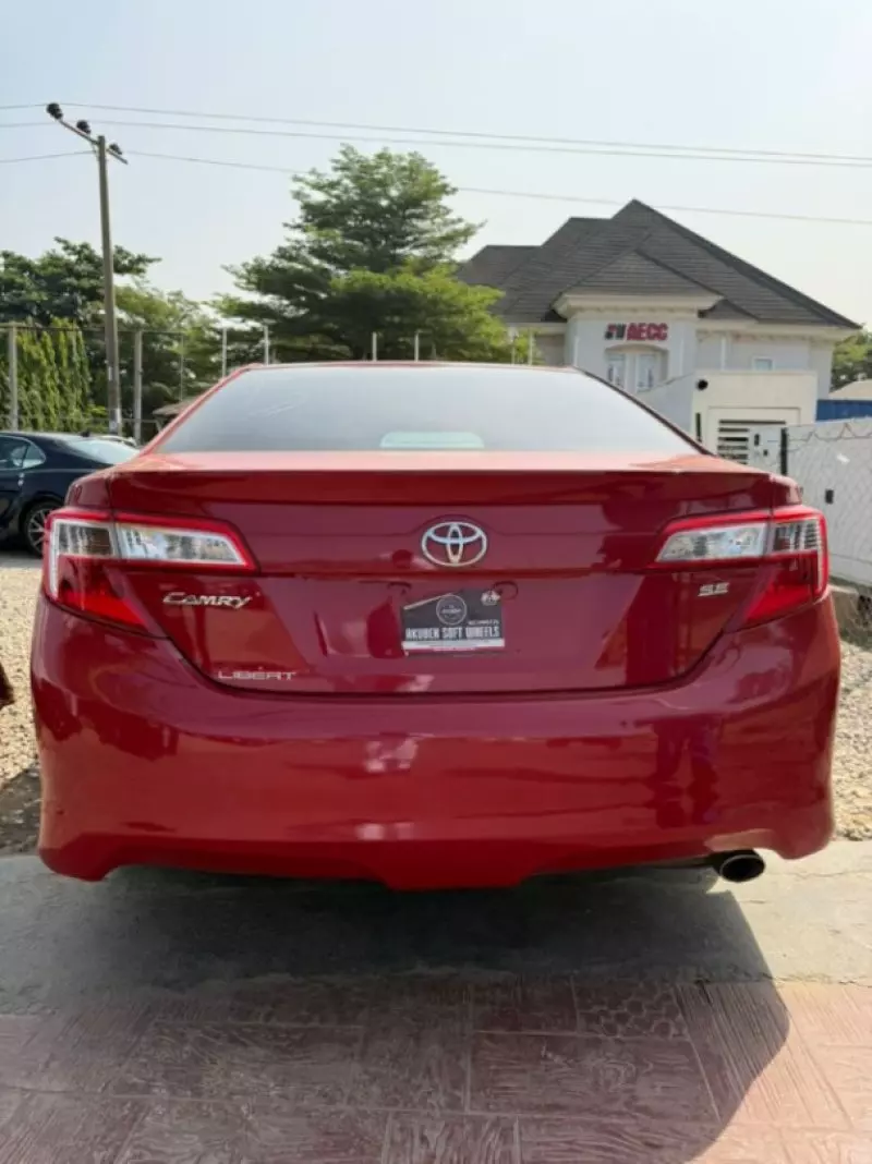 TOYOTA Camry   - 2012