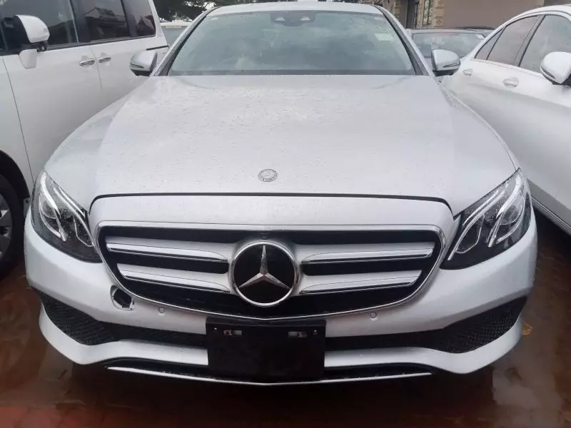 Mercedes-Benz E 200   - 2016