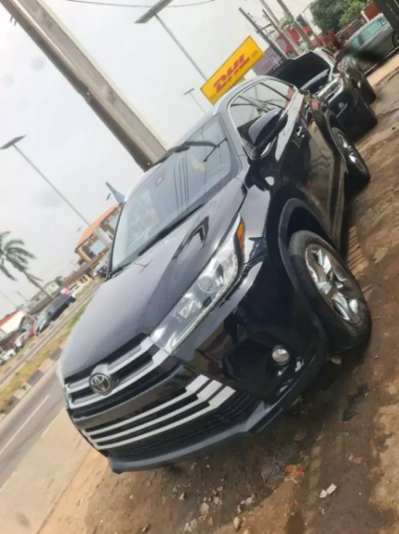 TOYOTA Highlander   - 2018