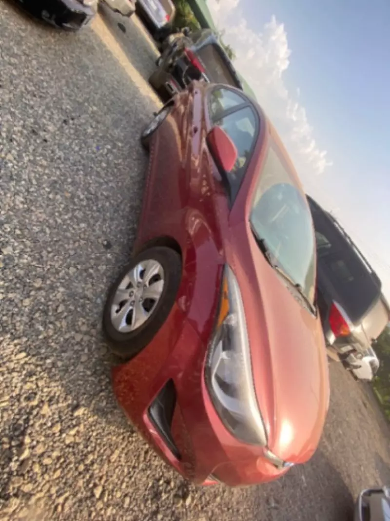 Hyundai Elantra   - 2016