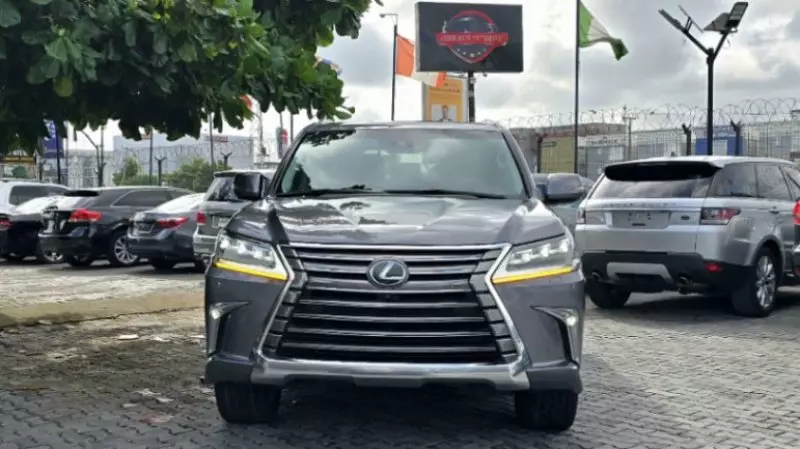Lexus 570   - 2016