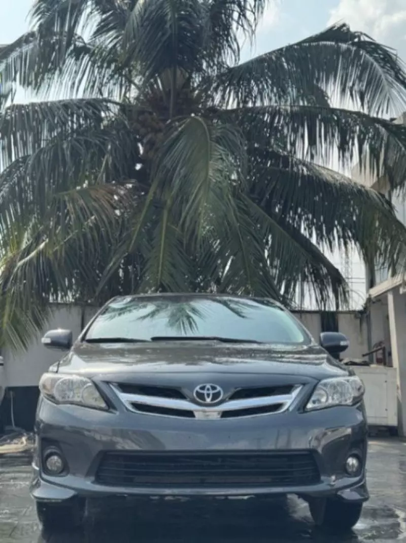 Toyota Corolla   - 2011