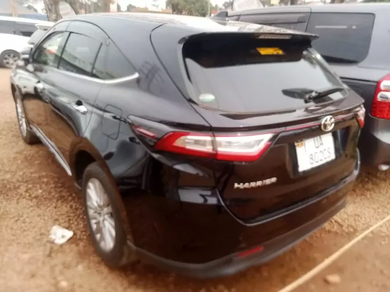 Toyota Harrier   - 2017