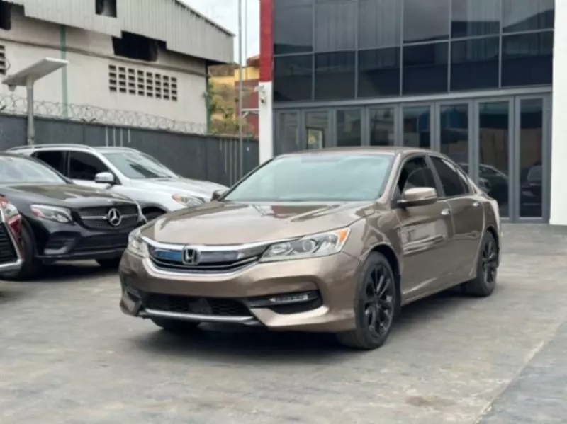Honda Accord   - 2016