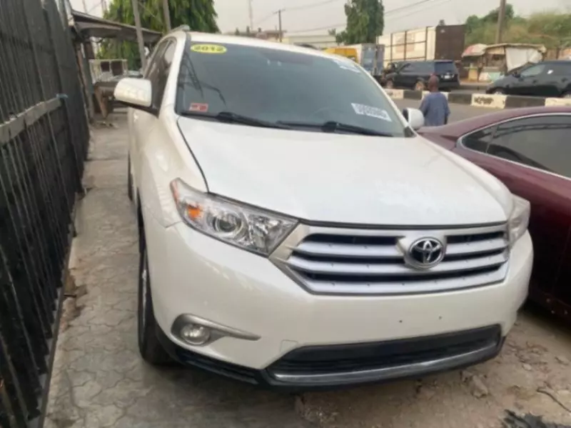 Toyota Highlander   - 2012