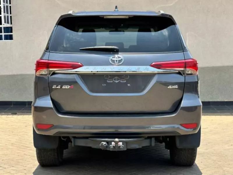 TOYOTA Fortuner   - 2019