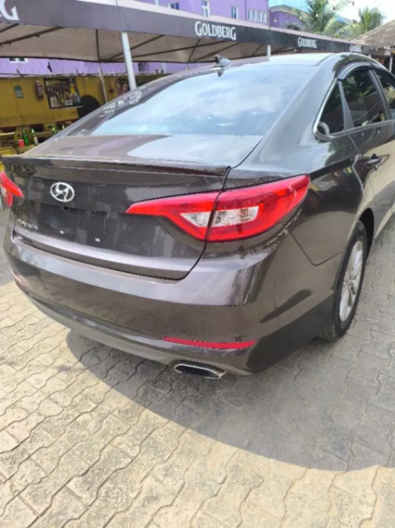 Hyundai Sonata   - 2015