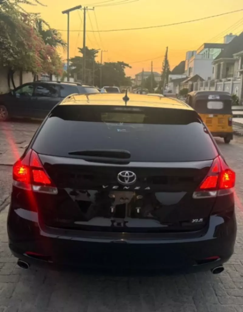 Toyota Venza   - 2013