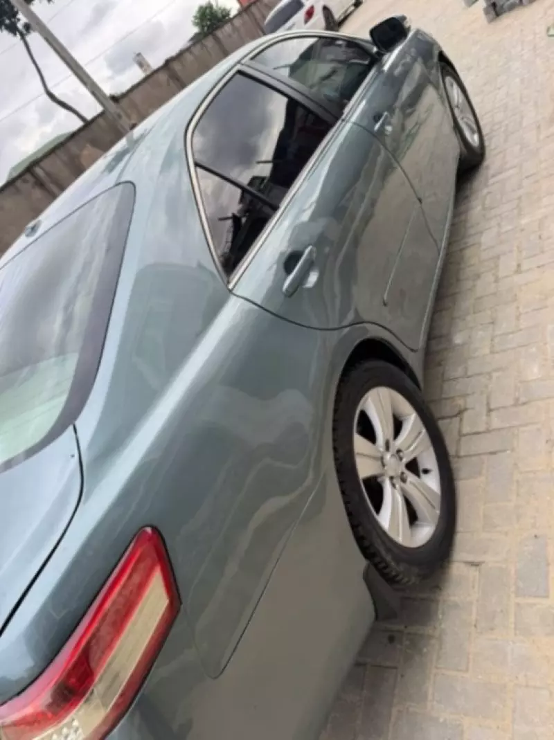 TOYOTA Camry   - 2010