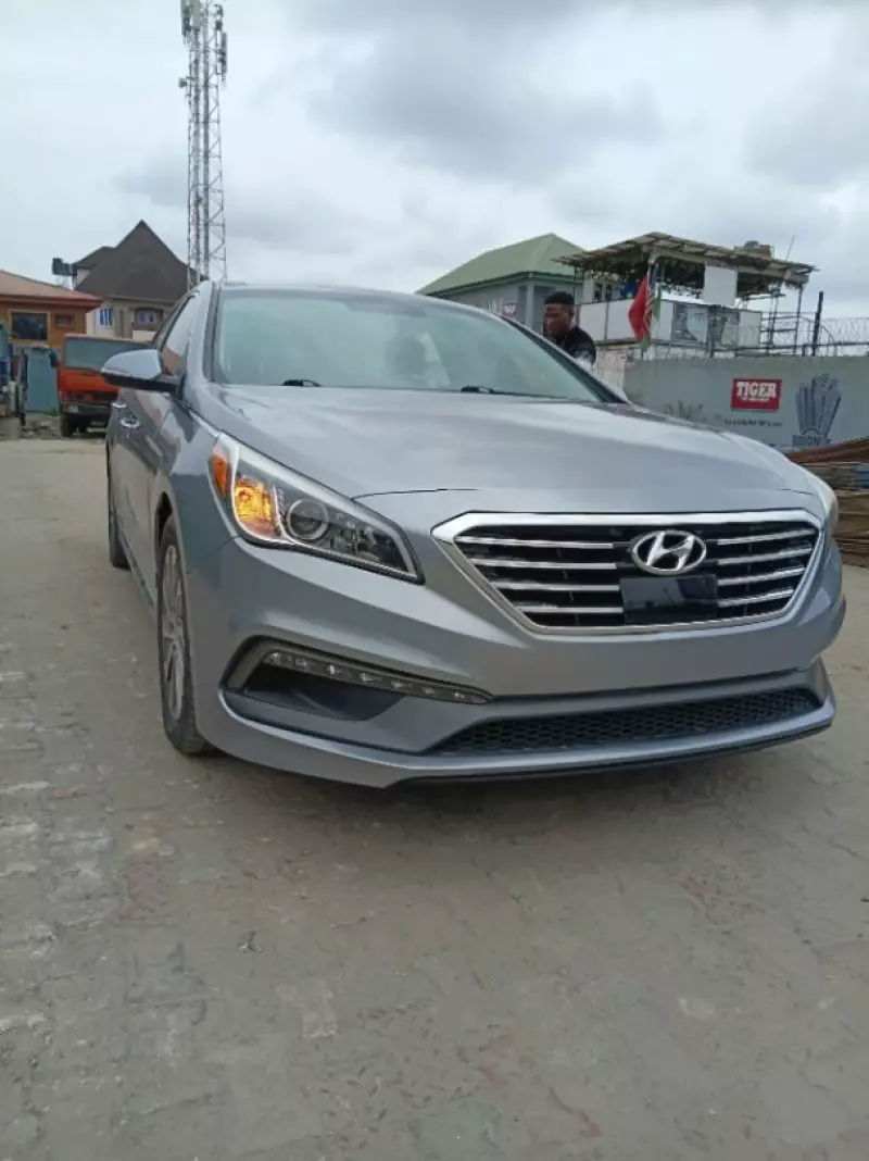 Hyundai Sonata   - 2015