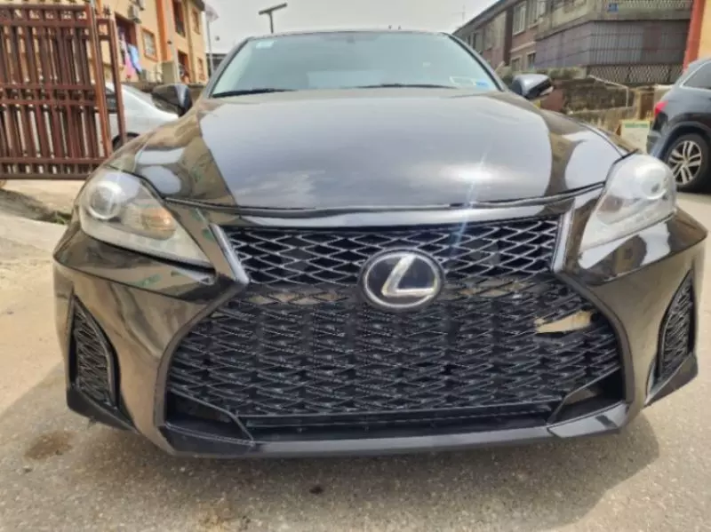 Lexus IS 250   - 2010
