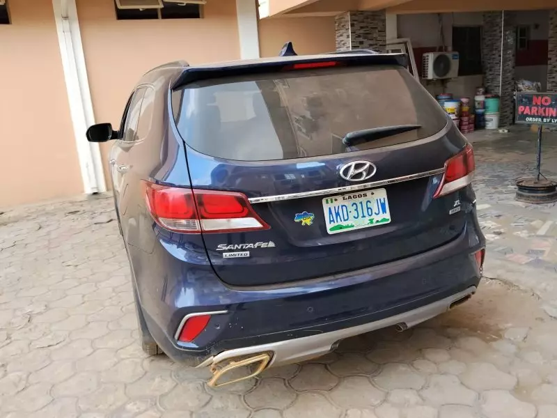Hyundai Santa Fe   - 2017