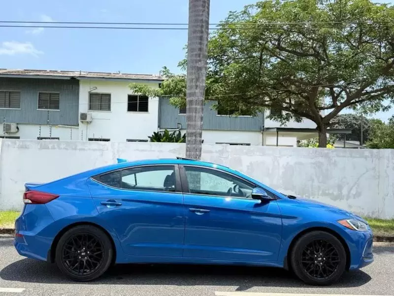 Hyundai Elantra   - 2018