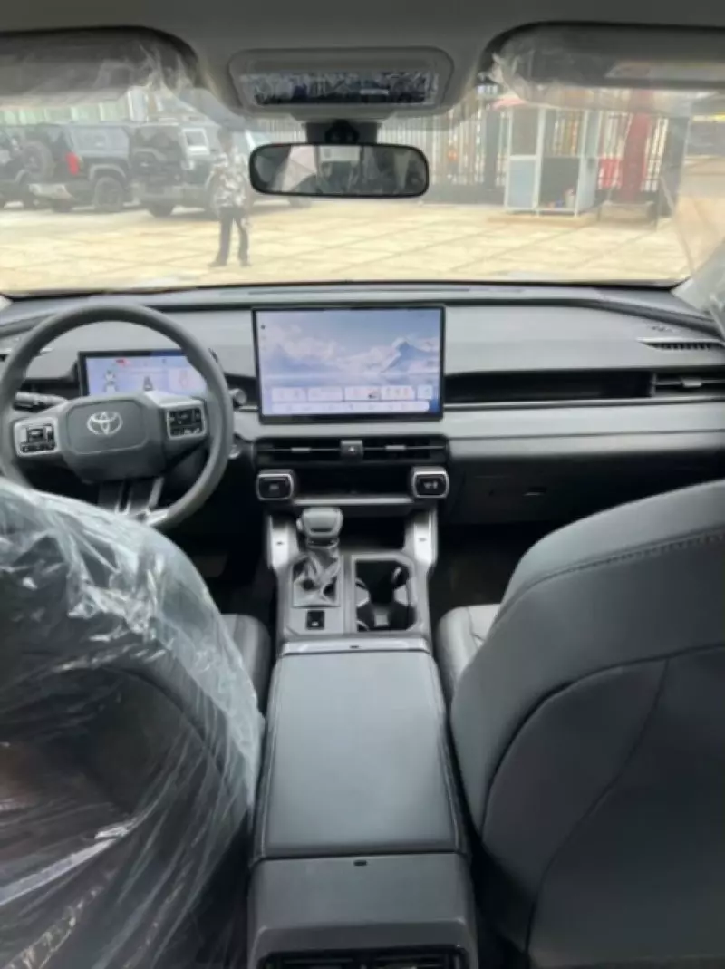 TOYOTA Rav4   - 2025