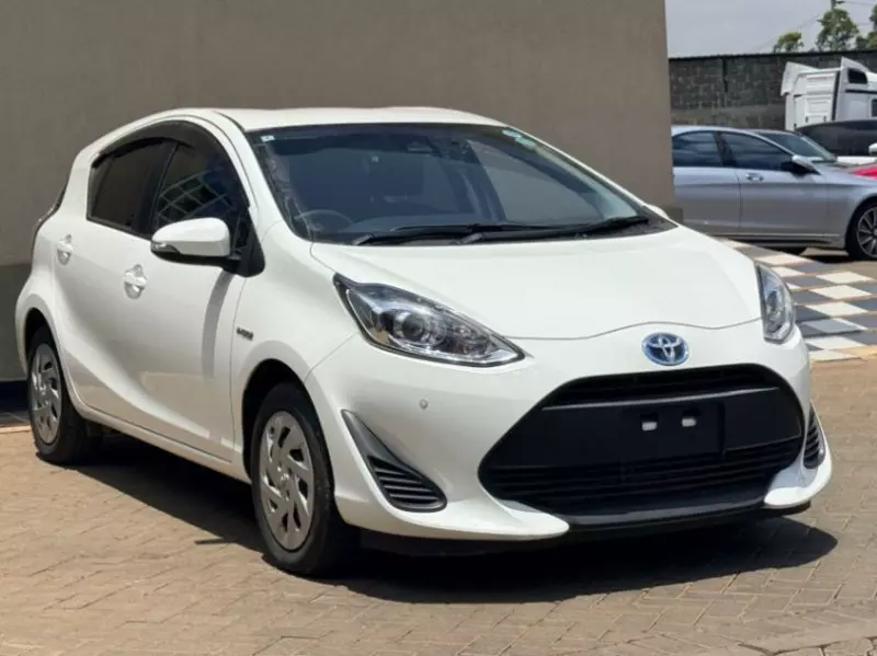 TOYOTA Aqua   - 2018