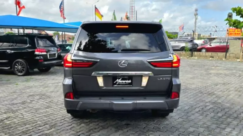 Lexus 570   - 2016