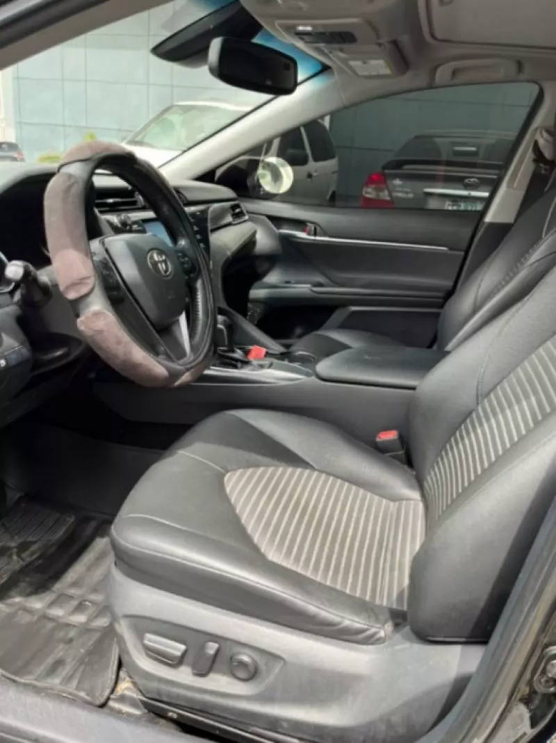 Toyota Camry   - 2018