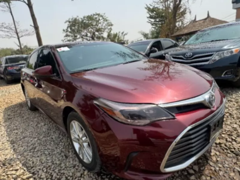 Toyota Avalon   - 2013