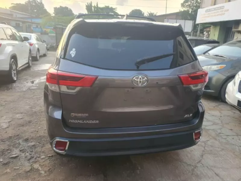 Toyota Highlander   - 2009