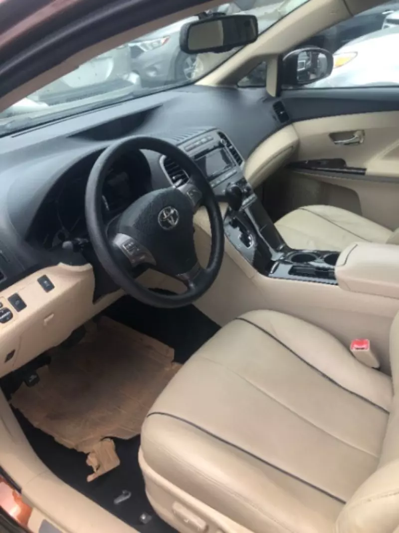 Toyota Venza   - 2013