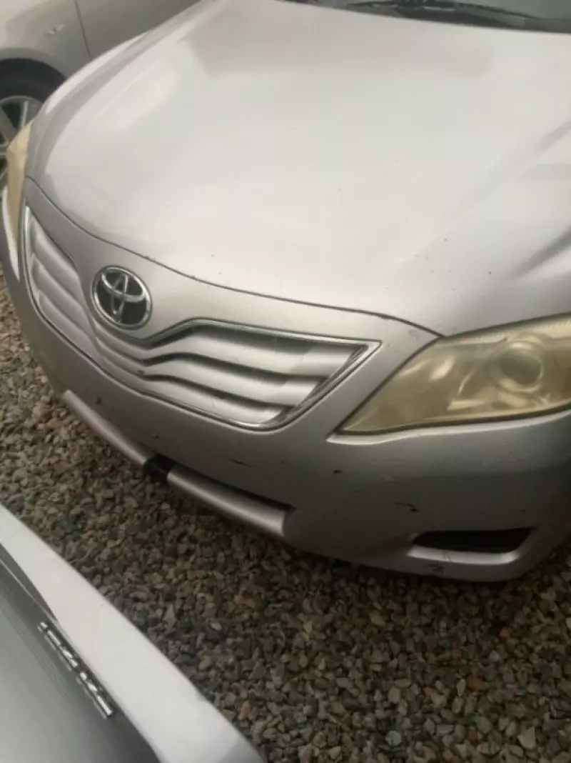 Toyota Camry   - 2011