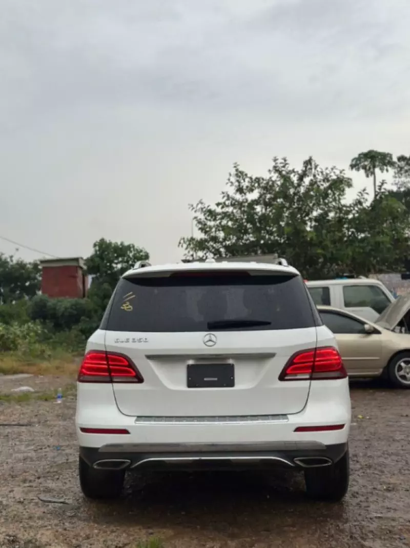 Mercedes-Benz GLE-Class   - 2016
