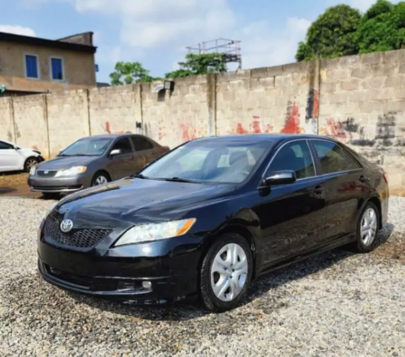 Toyota Camry   - 2006