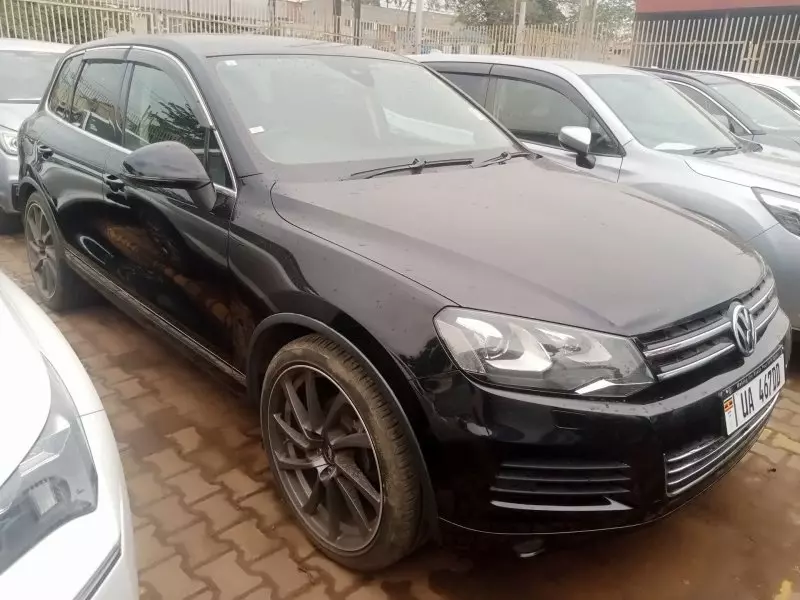 Volkswagen Touareg   - 2011